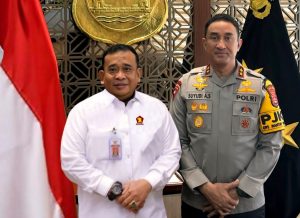 Ketua Umum BPI KPNPA RI Rahmad Sukendar dan Kapolda Banten Irjen Pol Suyudi Ario Seto.