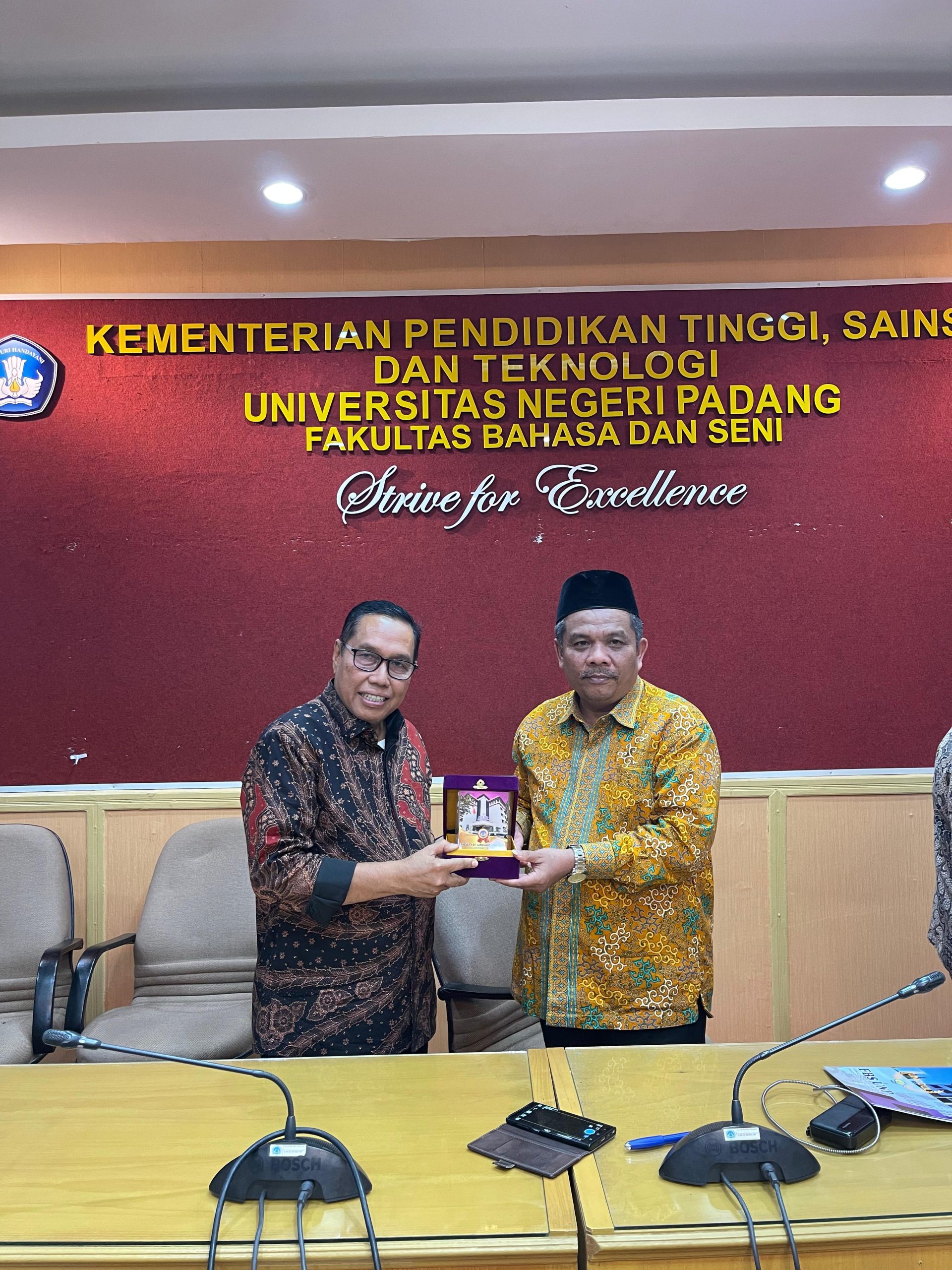 unp dan kampung inggris alinia scaled