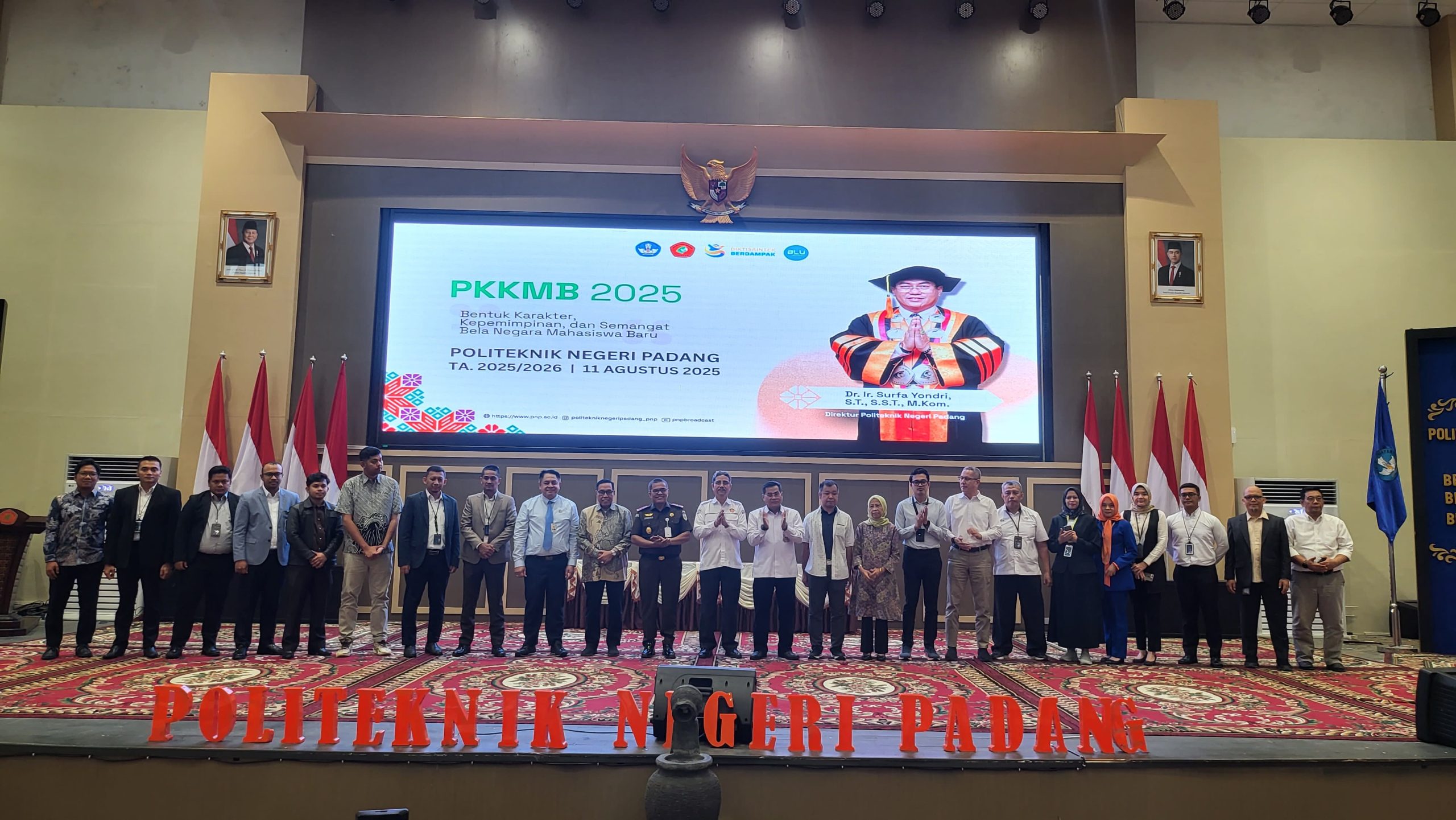 Kampung Inggris Alinia Teken MoU Strategis dengan Politeknik Negeri Padang di Hadapan 2.400 Mahasiswa Baru 1 20250811 094259 scaled