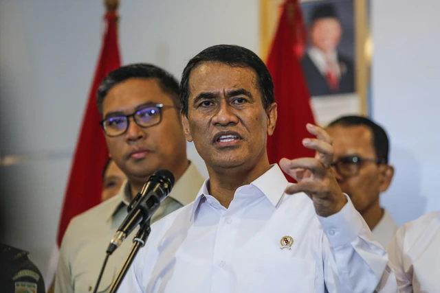 190 Izin Distributor dan Pengecer Pupuk Dicabut, Amran: “Kita Perangi Mafia, Koruptor”