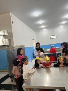 Belajar Gizi dari Dapur: SPPG Koptidar 88 Trimulyo Hadirkan Wisata Edukasi bagi Pelajar 1 IMG 20260125 WA0140